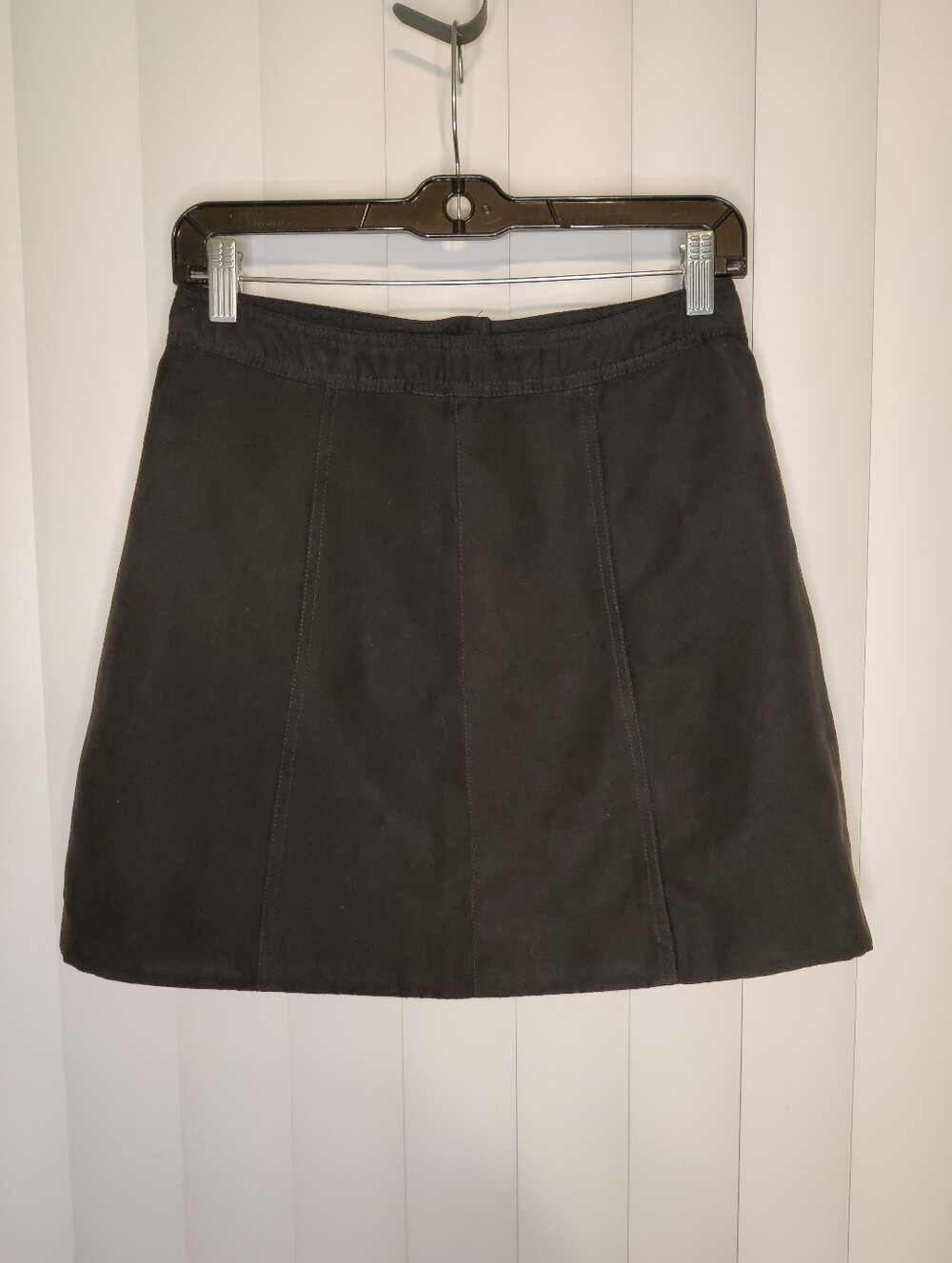 H&M Divided Black Mini Skirt - Picture 2 of 3